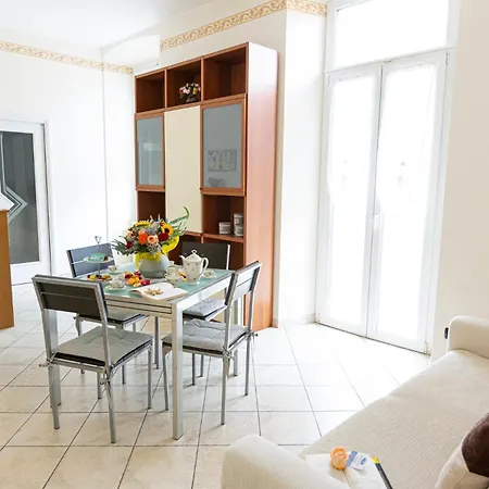 Ad Un Passo Dal Sole Apartment *